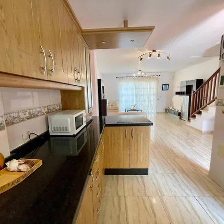 Casa vacanze Oceanfront Oasis By The Sands In
